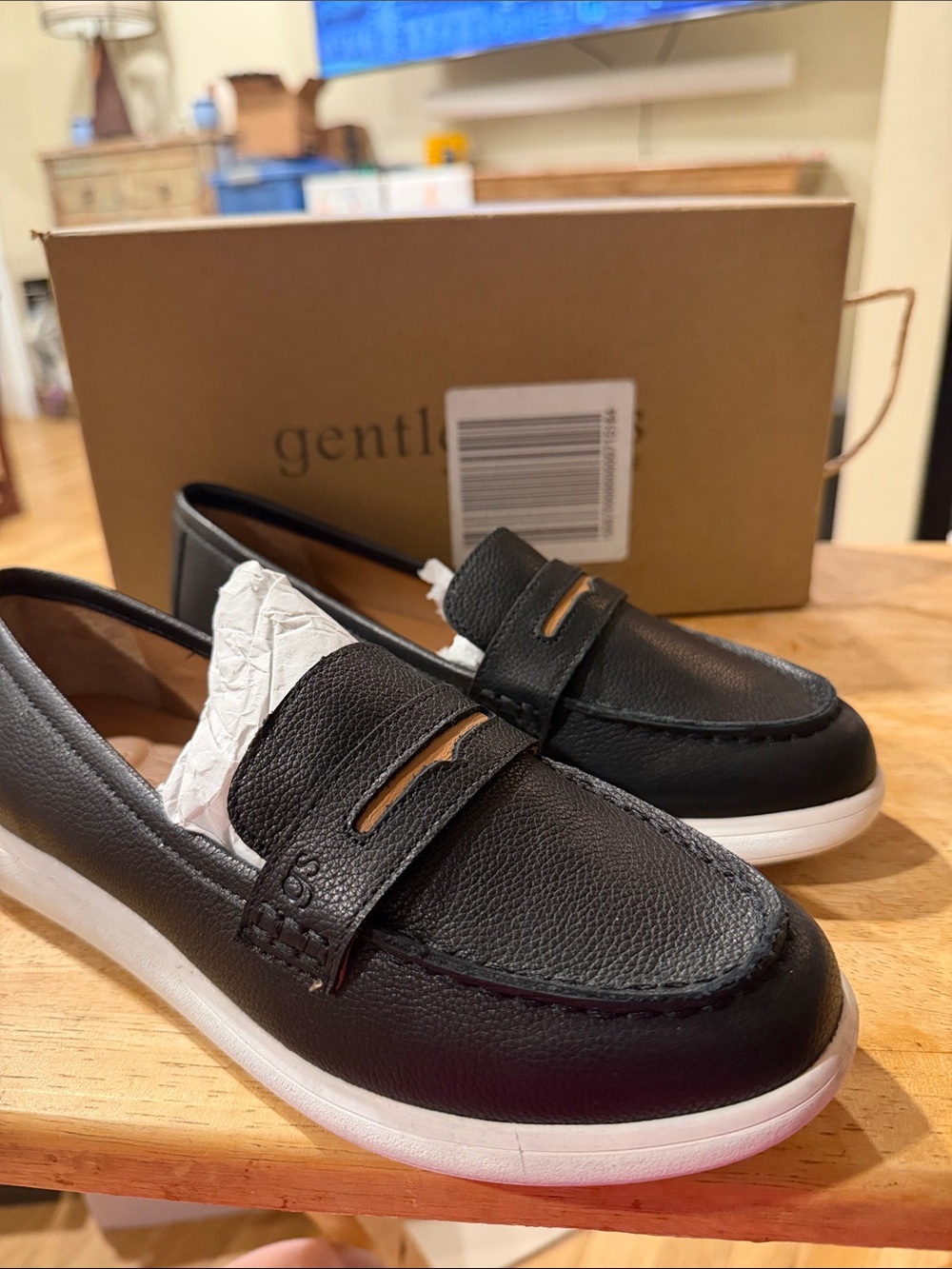Gentle Soul’s Penny Black Leather Slip-On Loafers. Size 6.5 (81) NO LB OFFERS.